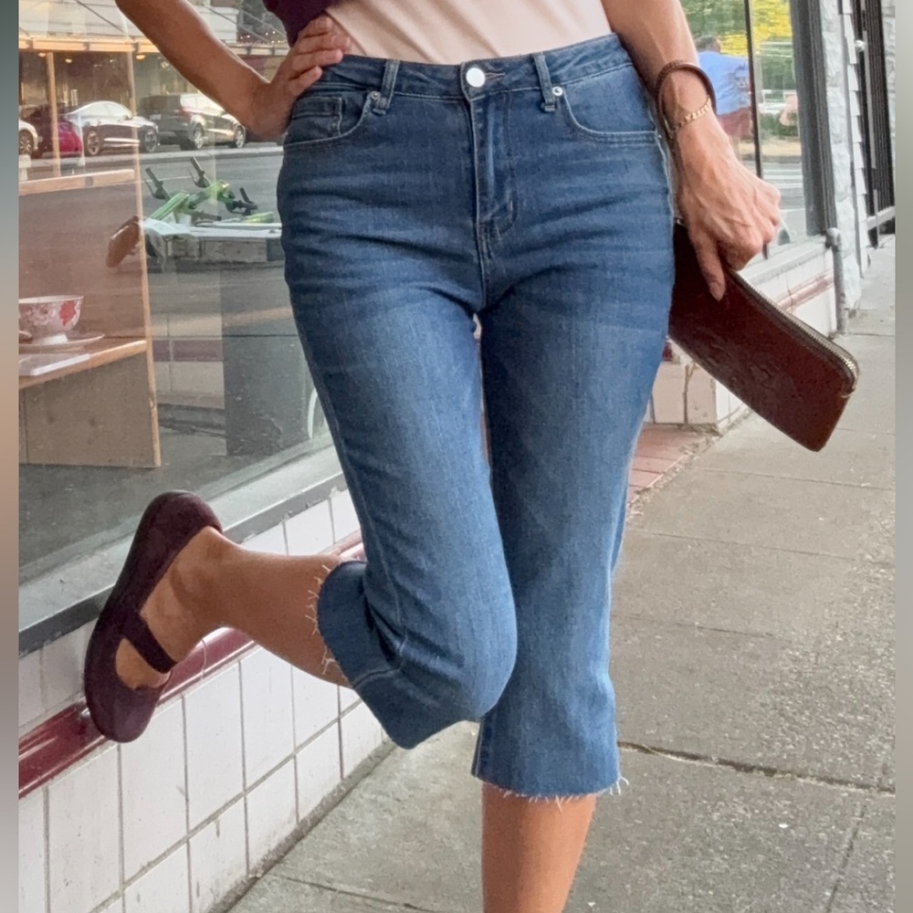 Abound Classic Blue Women's Capri Jeans
